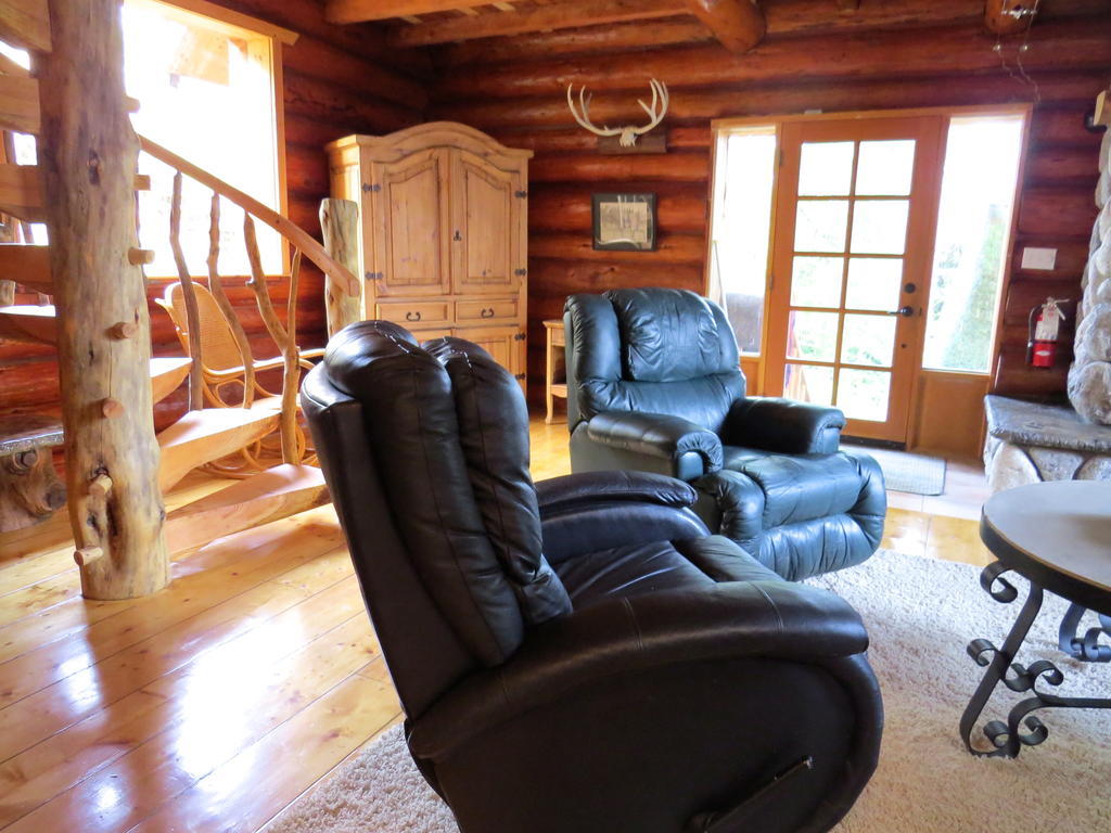 Holiday home Handsome Dan's At Otter Point Sooke
